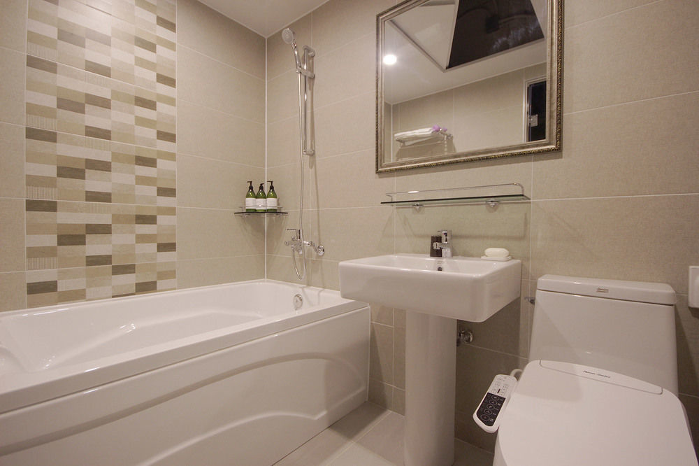 Busan Platinum Hotel Nampo Екстериор снимка